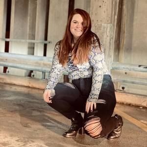 Meet your Posher, Alexis